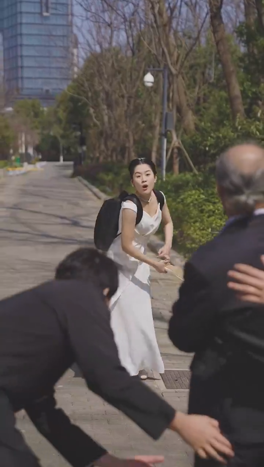 纪总看清楚我是你保镖全集